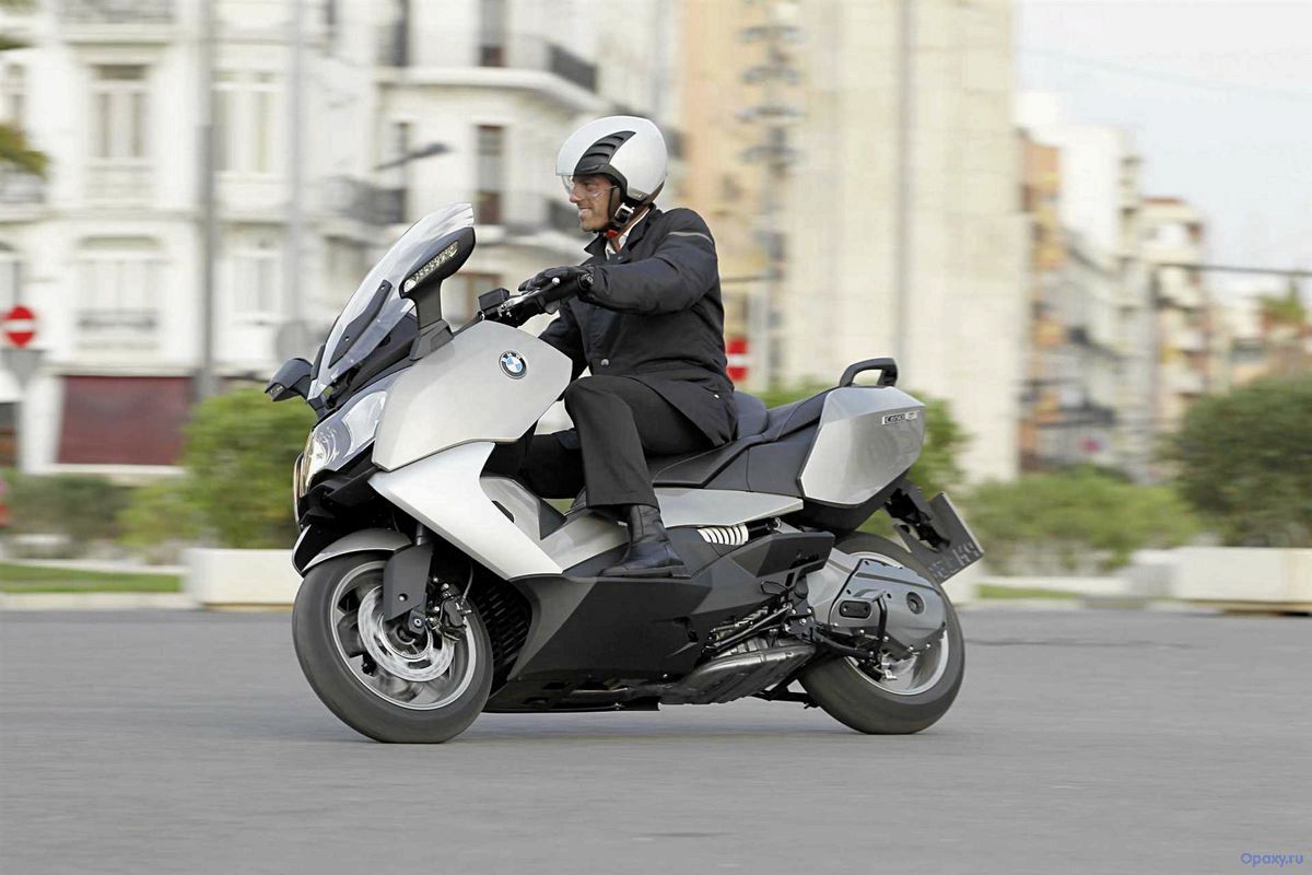 Обзор BMW C 650 GT 2012 года