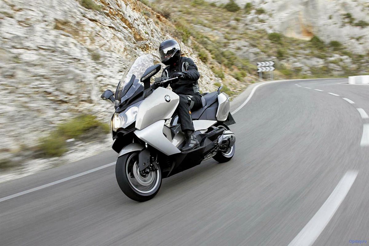 Обзор BMW C 650 GT 2012 года
