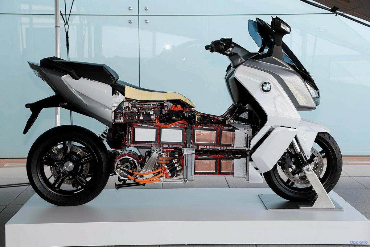 Обзор BMW C Evolution 2015 года — Электрический скутер от BMW