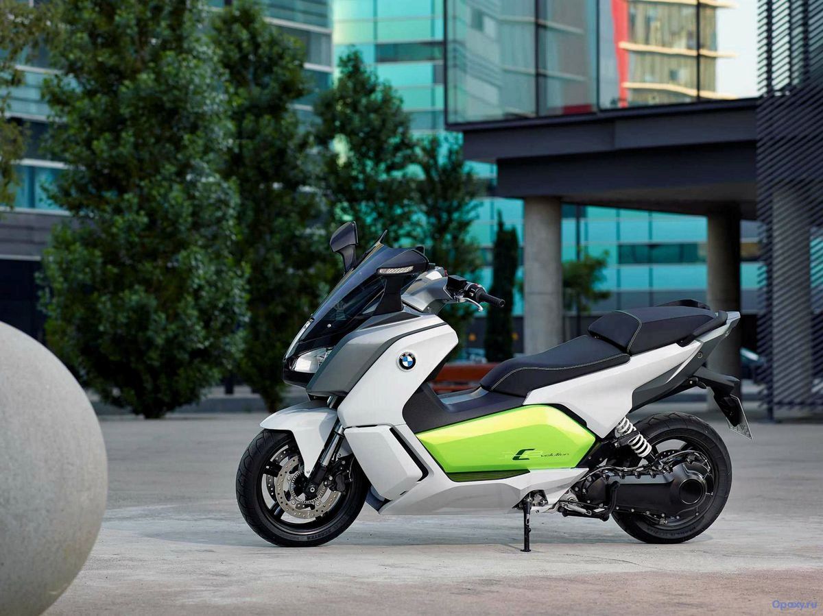 Обзор BMW C Evolution 2015 года — Электрический скутер от BMW