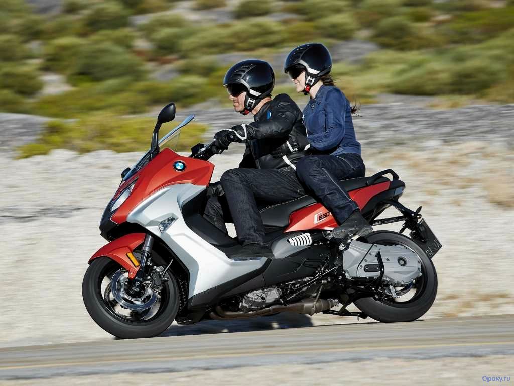 Обзор скутера BMW C 650 Sport 2016 года