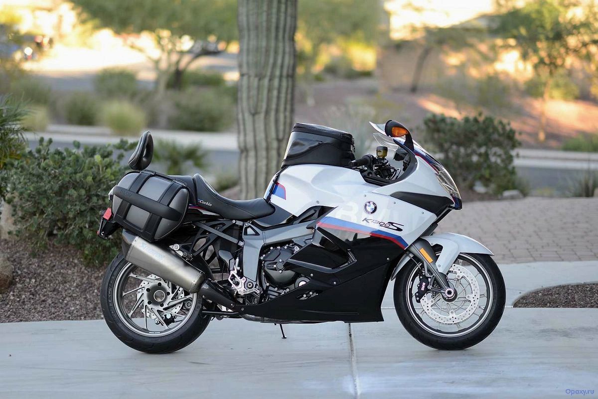 Обзор мотоцикла BMW K 1300 R 2015 года