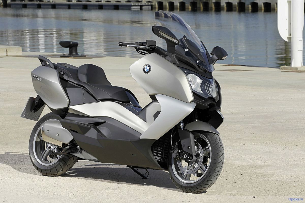 Обзор BMW C 650 GT Highline LS 2018 года