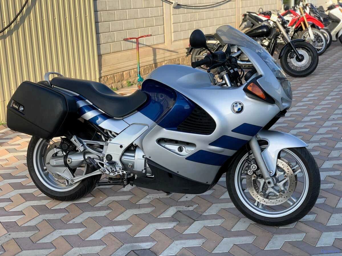 Обзор BMW K 1200 RS 2001 года — особенности и технические характеристики