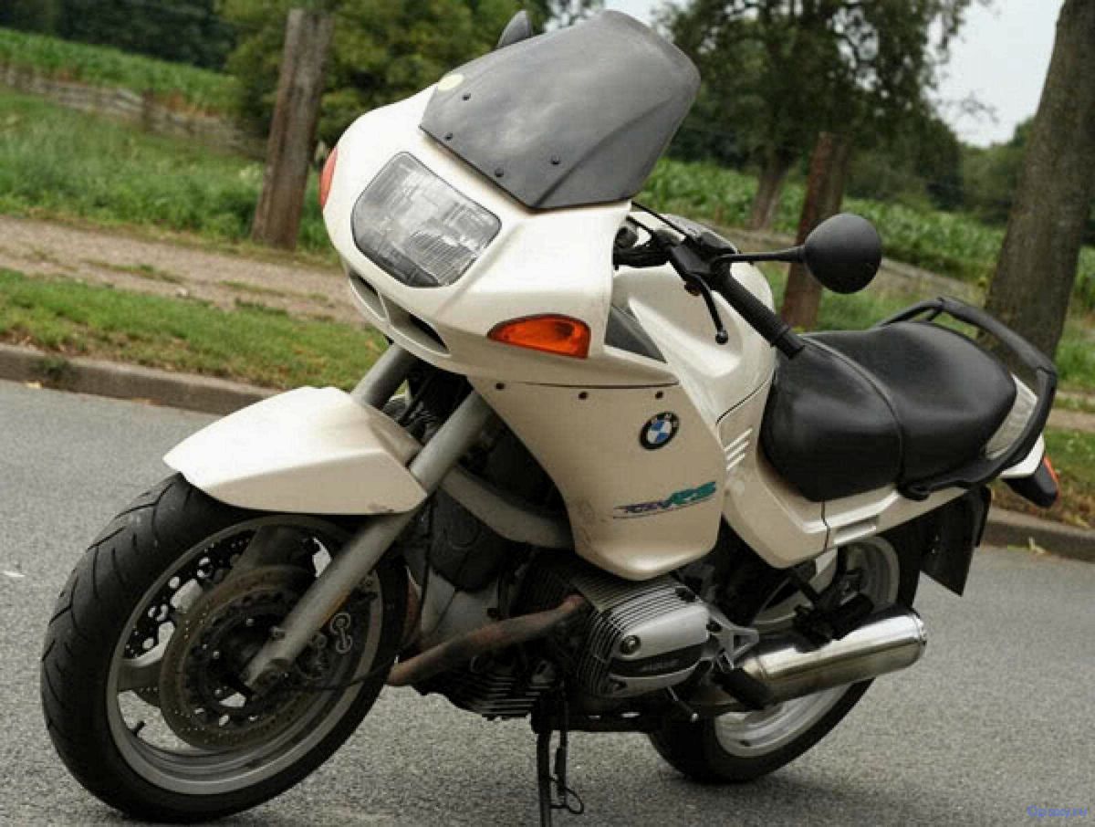 Обзор мотоцикла BMW R 1100 RS 1999 года