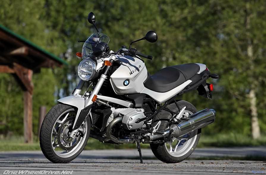 Обзор мотоцикла BMW R 1200 R 2009 года