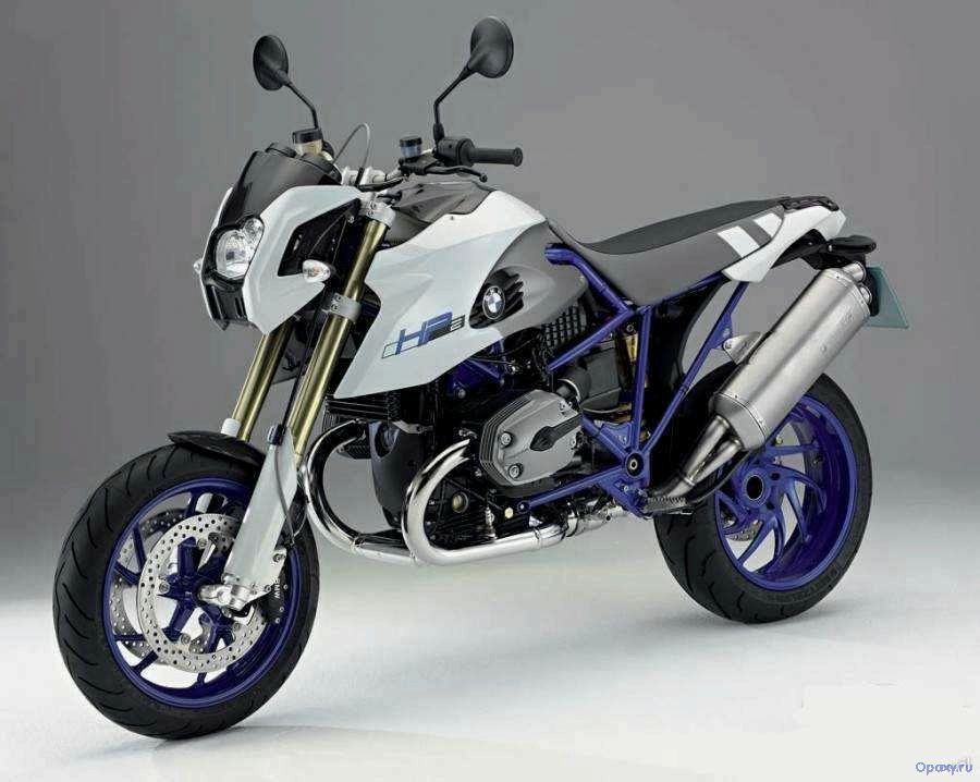 Обзор мотоцикла BMW HP2 Megamoto 2007 года