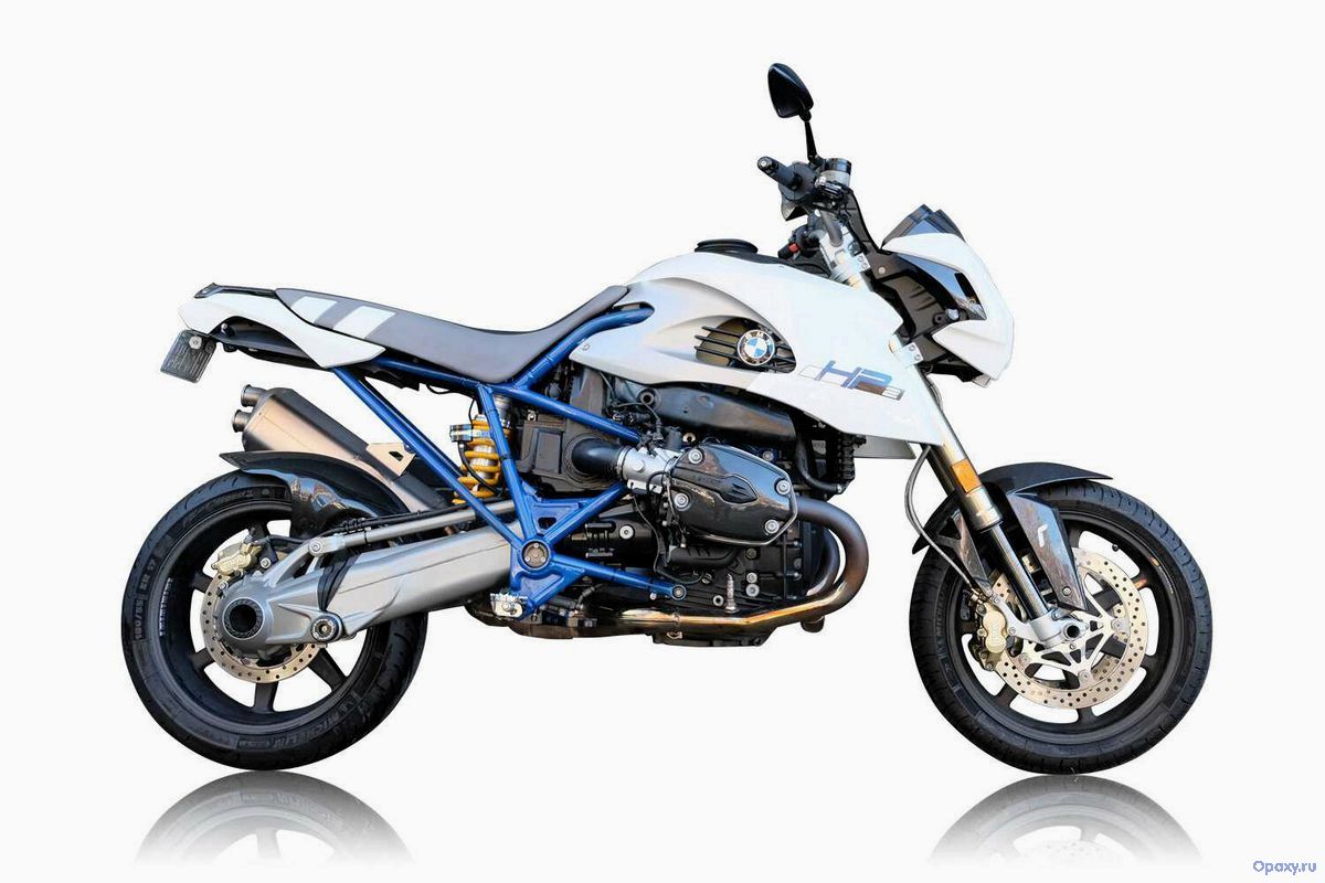 Обзор мотоцикла BMW HP2 Megamoto 2007 года