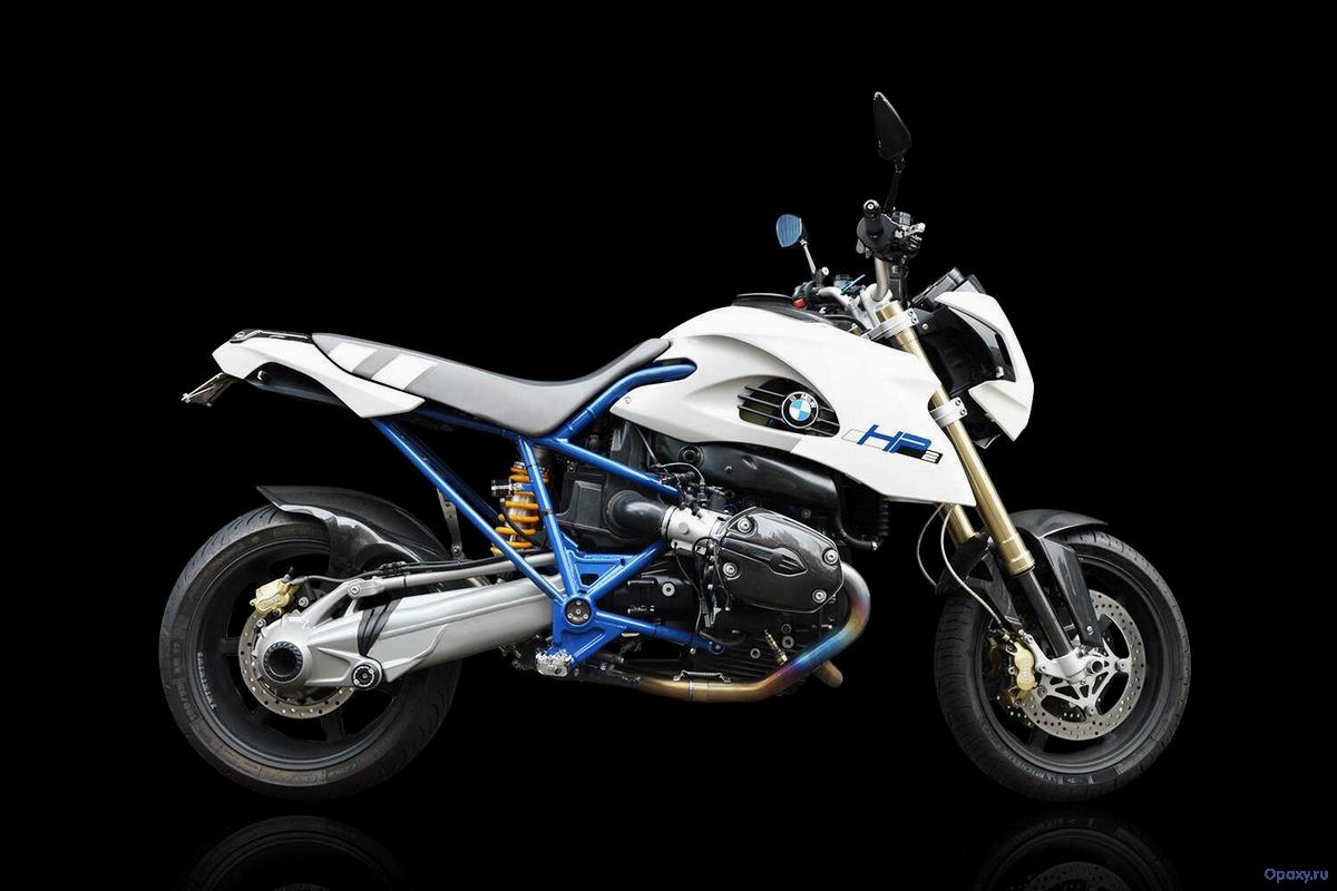 Обзор мотоцикла BMW HP2 Megamoto 2007 года