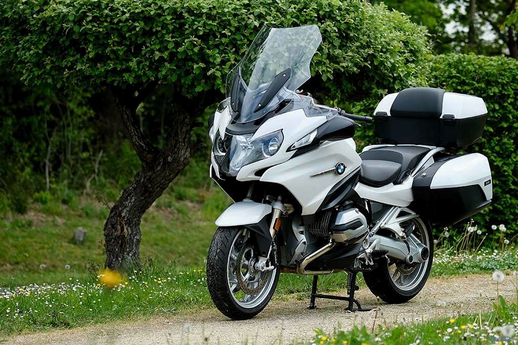 Обзор BMW R 1200 RT 2016 года — особенности и преимущества