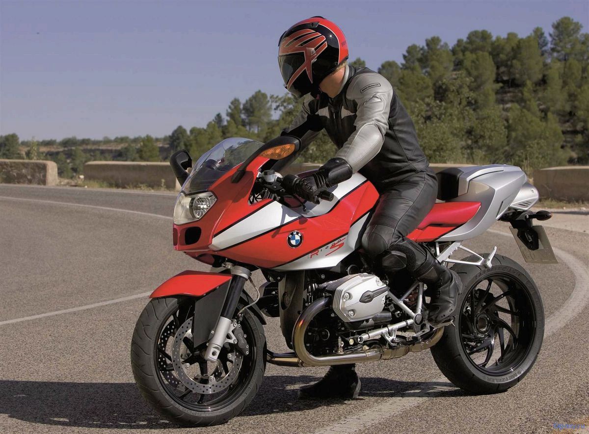 Обзор мотоцикла BMW R 1200 S 2009 года