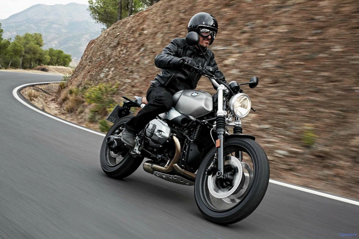 Обзор мотоцикла BMW R nineT 2015 года