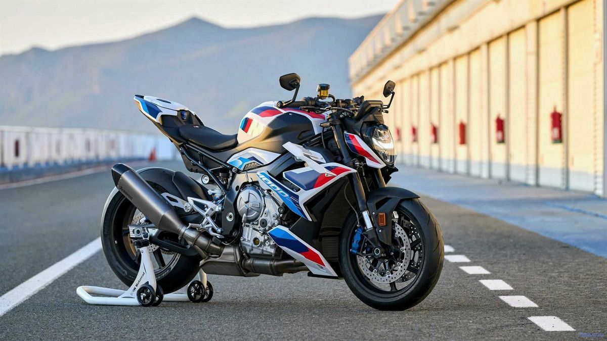 Обзор BMW S 1000 R Sport 2014 года