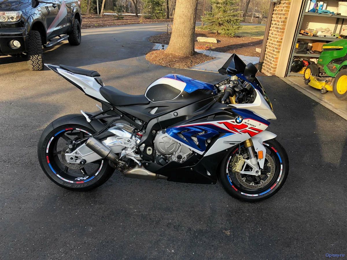 Обзор BMW S 1000 RR 2012 года — характеристика и особенности