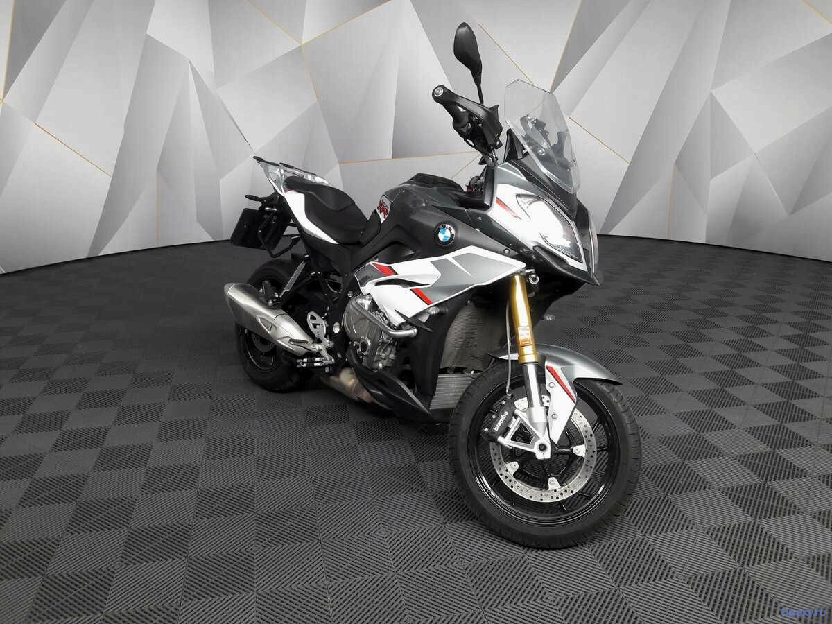 (обзор, 1000, 2017, года) Обзор BMW S 1000 XR 2017 года